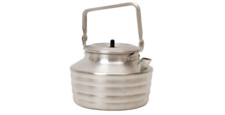 CAMPINGAZ Classic aluminum kettle with lid and handle. Capacity 1.3 liters, diameter 15 cm
